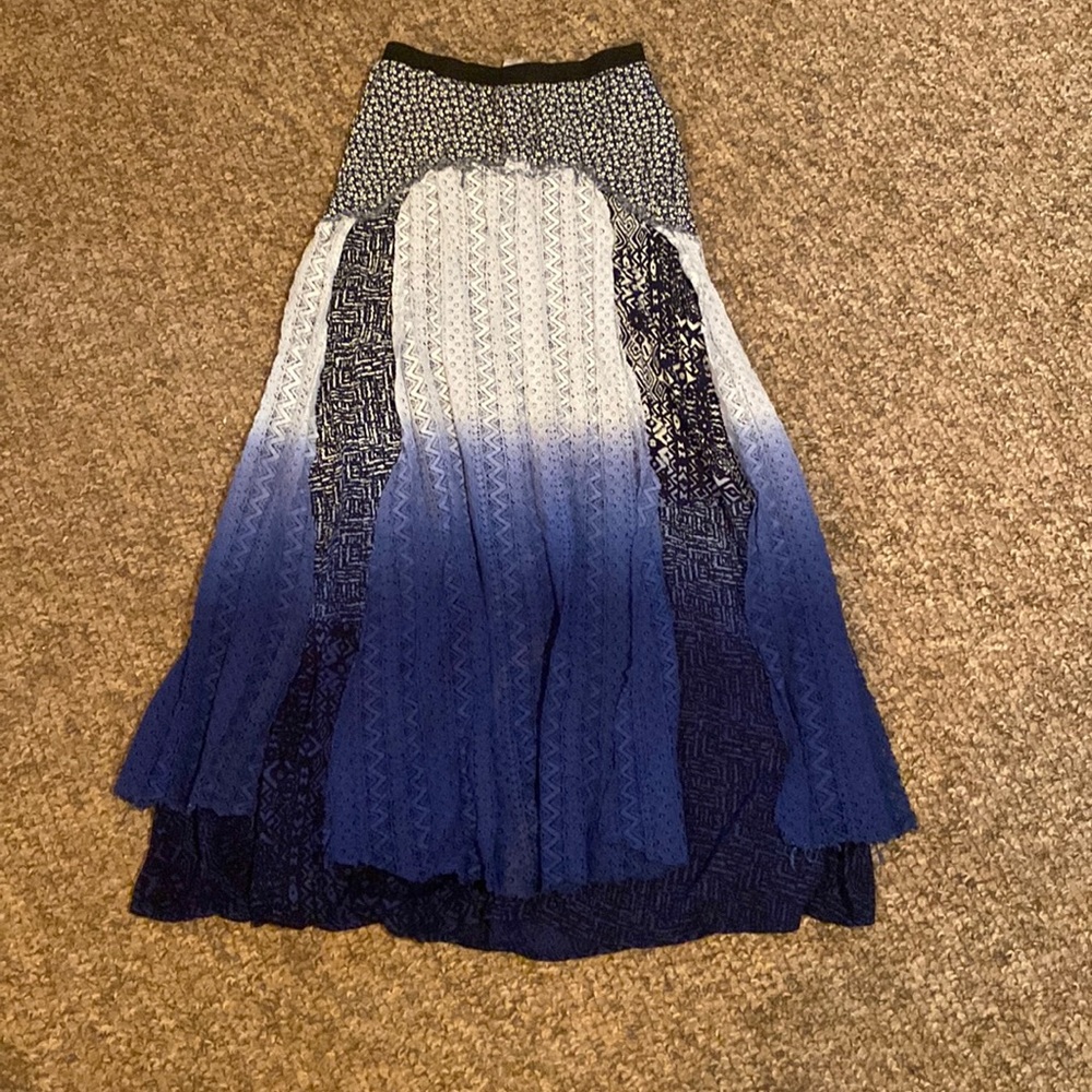 Gimmicks size small long skirt